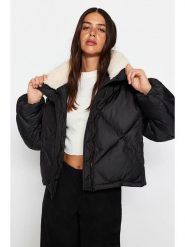 Trendyol Kurtka zimowa w kolorze czarnym rozmiar: M/L. Czarne kurtki damskie Trendyol, na zimę, l, bez wzorów, z puchu, bez kaptura. Za 247.99 zł.