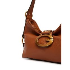Torebka Guess. Brązowe torebki klasyczne damskie Guess, z aplikacjami, bez dodatków. Za 589.99 zł.