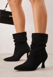 Czarne Drapowane Botki na Geometrycznej Szpilce Carisma. Czarne botki damskie Born2be, eleganckie, bez obcasa, na obcasie, bez zapięcia. Za 159.99 zł.