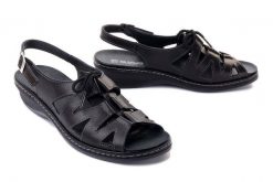 SUAVE 711041-1 black, sandały profilaktyczne damskie. Czarne sandały damskie Suave, bez wzorów, bez obcasa, na koturnie. Za 224.94 zł.