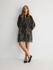 Sukienka z paskiem - wielobarwny. Sukienki damskie Reserved, l, bez wzorów, z tkaniny, bez kołnierzyka, bez ramiączek, mini, rozkloszowane. W wyprzedaży za 59.99 zł.