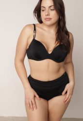 Czarne Bikini z Ozdobnym Marszczeniem Biustonosz i Majtki Typu Bokserki Peiria. Czarne bokserki i panty damskie Born2be, uniwersalny, bez wzorów. Za 99.99 zł.