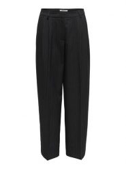 ONLY Spodnie materiałowe Reina 15349616 Czarny Straight Fit. Czarne spodnie materiałowe damskie Only, bez wzorów, z materiału. Za 149.99 zł.