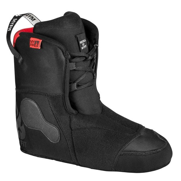 Klapki do jazdy na rolkach Myfit Recall Dual Fit Liner. Czarne klapki damskie MYFIT, bez wzorów, z hardshellu, bez obcasa. Za 392.50 zł.