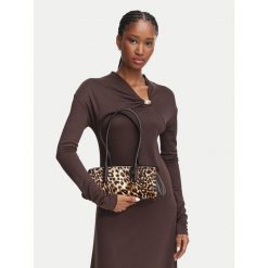 Torebka MICHAEL Michael Kors. Brązowe torebki klasyczne damskie MICHAEL Michael Kors, bez wzorów, bez dodatków. Za 1,429.00 zł.