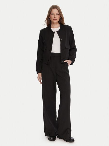 Tatuum Kurtka bomber Bombi T2502.012 Czarny Regular Fit. Czarne kurtki damskie Tatuum, bez wzorów, z syntetyku, bez kaptura. Za 529.99 zł.