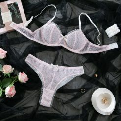 Komplet bielizny z koronką biustonosz i figi Namira. Białe figi damskie Intica, m, bez wzorów, z koronki. Za 109.00 zł.