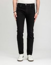 MĘSKIE SPODNIE LEE RIDER BLACK RINSE 112117653. Czarne spodnie materiałowe męskie Lee, bez wzorów, z jeansu. Za 219.99 zł.