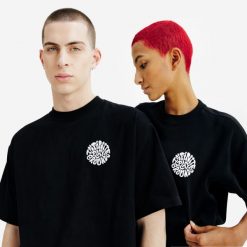 Second Life - Koszulka Graph unisex Elementals - Stan Doskonały. Czarne t-shirty damskie Decathlon, xs, bez wzorów, z bawełny, bez kołnierzyka. Za 33.99 zł.