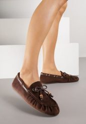 Brązowe Mokasyny z Ozdobnymi Przeszyciami Koralikami i Kokardą Mountainthorne. Brązowe mokasyny damskie Born2be, z jeansu. Za 99.99 zł.