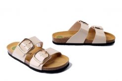 DR. BRINKMANN 700717-08 beige, klapki damskie. Brązowe klapki damskie Dr. Brinkmann, bez wzorów, bez obcasa. Za 211.92 zł.