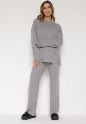 Ciemnoszary Komplet z Bawełną i Wełną Sweter z Guzikami i Proste Spodnie Reisadia. Szare swetry klasyczne damskie Born2be, z bawełny, bez kołnierzyka. Za 139.99 zł.