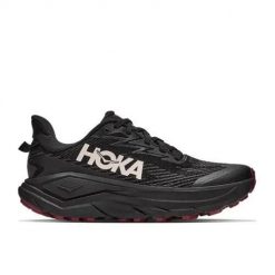 Buty do biegania damskie Hoka One One Challenger 8 GTX. Czarne obuwie do biegania damskie Hoka One One. Za 1,067.00 zł.