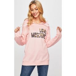 Love Moschino - Bluza. Czerwone bluzy z kapturem damskie Love Moschino, m, z bawełny. W wyprzedaży za 449.90 zł.