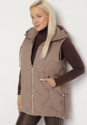 Ciemnobeżowa Przejściowa Kamizelka z Pikowanymi Przeszyciami i Kapturem Fesolira. Brązowe kamizelki damskie Born2be, plus size, z jeansu. Za 139.99 zł.
