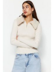 Trendyol Sweter w kolorze kremowym rozmiar: S. Brązowe swetry klasyczne damskie Trendyol, s, bez kołnierzyka. Za 78.99 zł.