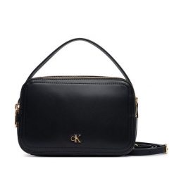 Torebka Calvin Klein. Czarne listonoszki damskie CALVIN KLEIN, bez wzorów, bez dodatków. Za 409.99 zł.