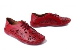 MANITU 840133-04 rot, półbuty damskie. Czerwone półbuty damskie Manitu, w ażurowe wzory, ze skóry, bez obcasa. Za 271.92 zł.