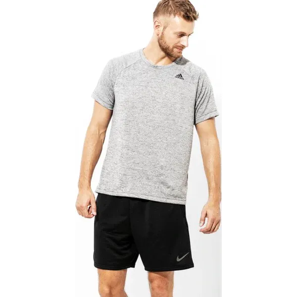 Adidas Koszulka D2M Tee Ht , szary, rozmiar XXL. Szare t-shirty sportowe męskie Adidas, m, z materiału, bez ramiączek. W wyprzedaży za 99.99 zł.