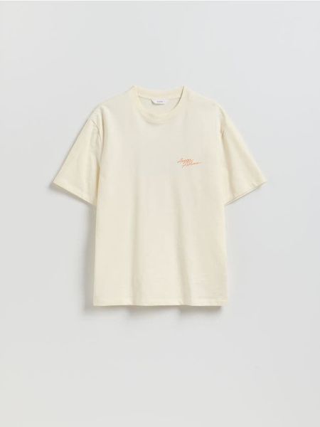 T-shirt comfort z nadrukiem na plecach - złamana biel. T-shirty męskie Reserved, l, bez wzorów, z bawełny, bez kołnierzyka. Za 69.99 zł.