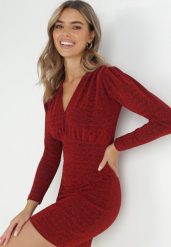 Bordowa Sukienka Dopasowana z Metaliczną Nitką Theia. Czerwone sukienki damskie Born2be, na co dzień, m, bez wzorów, eleganckie, bez kołnierzyka, bez ramiączek, mini, dopasowane. W wyprzedaży za 103.99 zł.