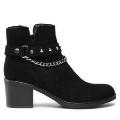 Botki Jenny Fairy. Czarne botki damskie Jenny Fairy, bez obcasa, na słupku, bez zapięcia. Za 89.99 zł.