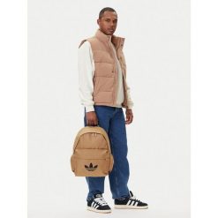 Plecak adidas Originals. Brązowe plecaki damskie adidas Originals, bez wzorów, sportowe. Za 99.99 zł.