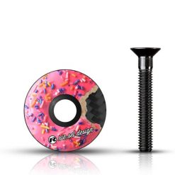 Czapka Riesel Design Top Cap STEM:CAP. Czerwone czapki męskie RIESEL DESIGN, bez wzorów, z materiału. Za 151.50 zł.