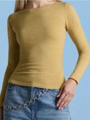 Sweter z marszczeniami po bokach - żółty. Żółte swetry klasyczne damskie Sinsay, l, bez kołnierzyka. Za 39.99 zł.