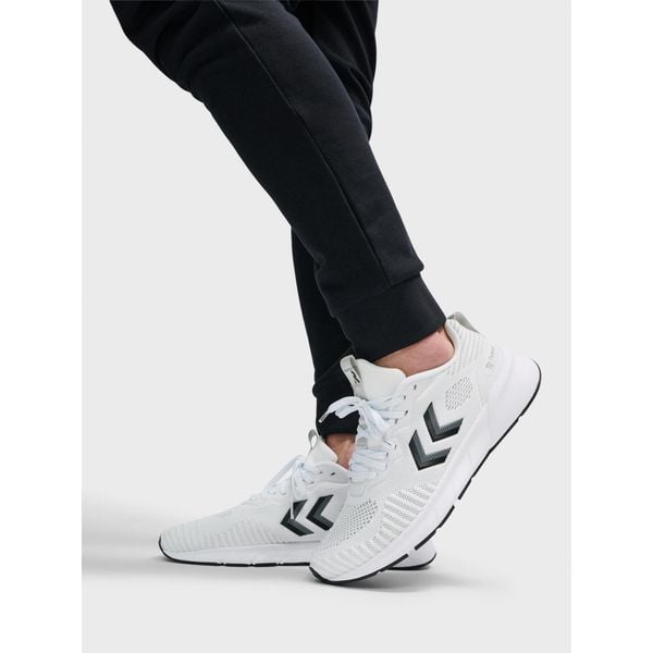 Buty do treningu biegowego Hummel Reach Flex. Białe buty sportowe na co dzień damskie HUMMEL, bez zapięcia, na fitness i siłownię. Za 358.15 zł.