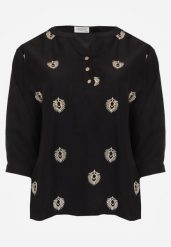 Czarna Wiskozowa Koszula Boho z Haftem i Podpinanymi Rękawami 3/4 Cheridenah. Czarne koszule damskie Born2be, plus size, bez wzorów, z wiskozy, boho, bez kołnierzyka, plus size, bez ramiączek. Za 69.99 zł.