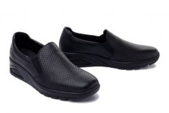 RIEKER N3363-01 black, półbuty damskie. Czarne półbuty damskie Rieker, bez wzorów, bez obcasa. Za 299.90 zł.
