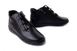 SOLO 026T czarny, półbuty damskie. Czarne botki damskie Solo, na zimę, bez obcasa, bez zapięcia. Za 309.90 zł.