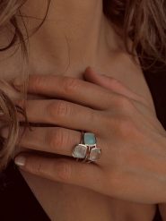 Les Petites Précieuses Pozłacany pierścionek z kamieniem księżycowym rozmiar: 52. Białe pierścionki damskie Les Petites Précieuses, z kamieniem księżycowym, pozłacane. Za 136.13 zł.