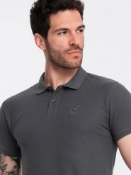 Jednokolorowa koszulka męska polo BASIC z dzianiny pique - grafitowa V3 - Rozmiar: 4XL. Szare koszulki polo męskie Ombre Clothing, m, z aplikacjami, z bawełny, bez ramiączek. W wyprzedaży za 79.99 zł.