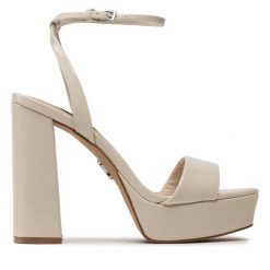 Sandały Steve Madden. Białe sandały damskie Steve Madden, bez wzorów, bez obcasa, na słupku. Za 255.99 zł.