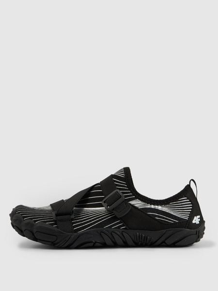 4F Buty do wody BALTROCK damskie - czarne 39. Czarne obuwie trekkingowe damskie 4f, na lato. Za 119.99 zł.
