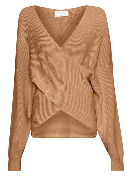 MOSS COPENHAGEN Sweter "Zinelle" w kolorze karmelowym rozmiar: M/L. Brązowe swetry klasyczne damskie MOSS COPENHAGEN, l, ze splotem, bez kołnierzyka. Za 221.88 zł.