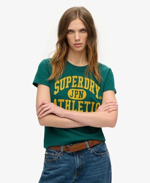 Superdry Dopasowana koszulka Varsity Flocked z 100% bawełny. Zielone t-shirty damskie Superdry., bez wzorów, z bawełny, bez ramiączek. Za 149.65 zł.