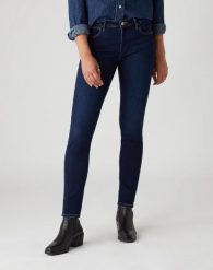 SPODNIE DAMSKIE WRANGLER SKINNY SOFT CREEK W28KJB65C 112128279. Spodnie materiałowe damskie Wrangler, bez wzorów, z jeansu. Za 189.99 zł.
