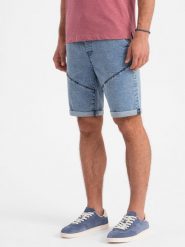 Podwinięte jeansowe krótkie spodenki męskie z przeszyciami – jasnoniebieskie V1. Niebieskie szorty męskie Ombre Clothing, na lato, bez wzorów, z bawełny. W wyprzedaży za 49.99 zł.