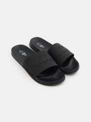 Klapki Batman - czarny. Czarne klapki i japonki męskie Sinsay. Za 39.99 zł.