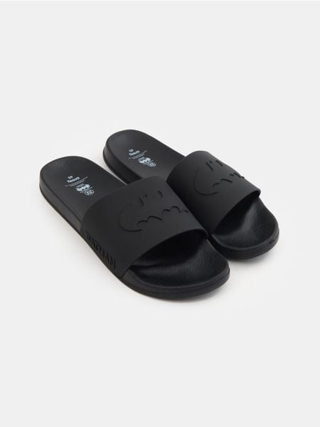 Klapki Batman - czarny. Czarne klapki i japonki męskie Sinsay. Za 39.99 zł.