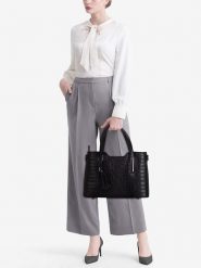 Lia Biassoni Skórzana torebka "Acco" w kolorze czarnym - 32 x 22 x 12 cm rozmiar: onesize. Czarne torebki klasyczne damskie Lia Biassoni, bez wzorów, z materiału, bez dodatków. Za 282.99 zł.