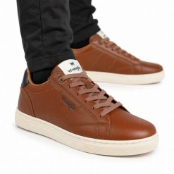 Buty męskie sportowe do chodzenia Wrangler RITCHY MEN LOW. Białe buty sportowe na co dzień męskie Wrangler, z jeansu, bez zapięcia, trekkingowe. Za 209.00 zł.