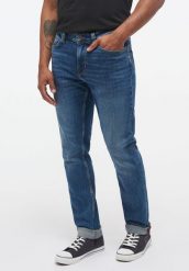 MUSTANG BOSTON MĘSKIE SPODNIE JEANSOWE DENIM BLUE 1013756 5000 582. Niebieskie spodnie materiałowe męskie Mustang, bez wzorów, z denimu. Za 219.99 zł.