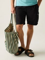 Regatta Szorty kąpielowe "Blanmont" w kolorze czarnym rozmiar: 3XL. Czarne szorty sportowe męskie Regatta, xl, z materiału, outdoorowe. Za 98.95 zł.