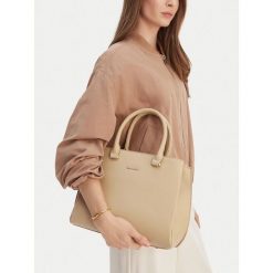 Torebka GINO ROSSI. Brązowe torebki klasyczne damskie Gino Rossi, bez wzorów, bez dodatków. Za 279.99 zł.