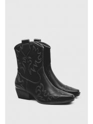 Bellucci Botki w kolorze czarnym rozmiar: 38. Czarne botki damskie Bellucci, bez obcasa, bez zapięcia. Za 139.54 zł.