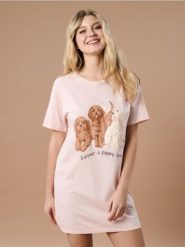 Bawełniana koszula nocna z nadrukiem - różowy. Czerwone koszule nocne damskie Sinsay, bez wzorów, z bawełny. Za 29.99 zł.
